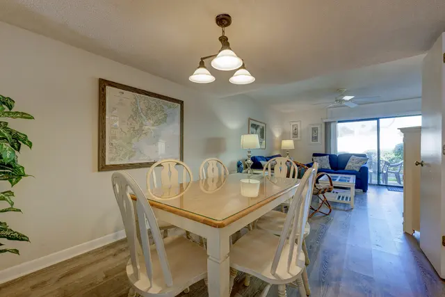 Dining area at Hilton Head Cabanas 8