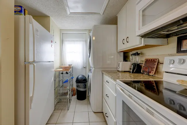 Kitchen at Hilton Head Cabanas 8