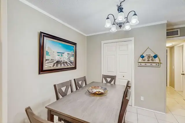 Dining area at Hilton Head Resort 2120