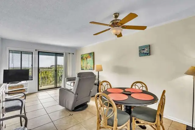 Dining area at Hilton Head Resort 1204