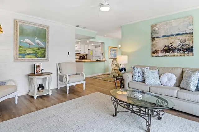 Living room at Island Club 124