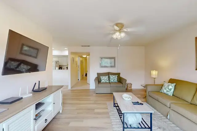 Living room at Island Club 127