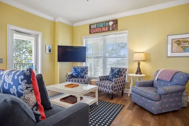 Living room at North Shore Place 401