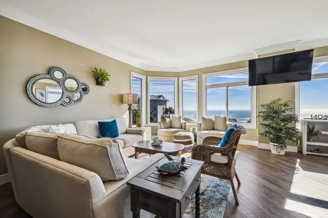 Living room at SeaCrest 1406