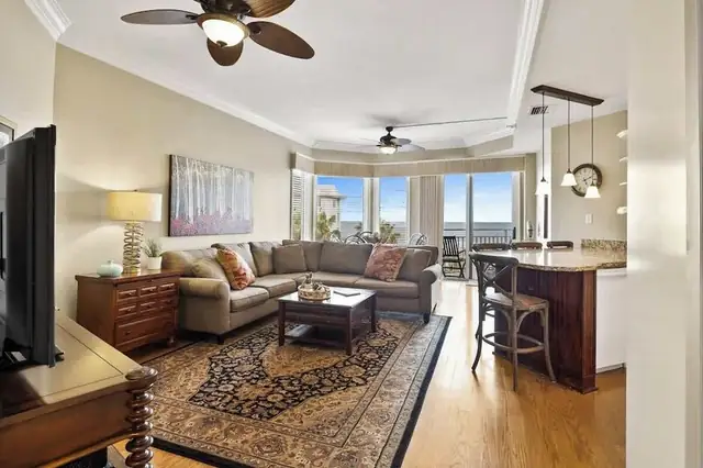 Living room at SeaCrest 1405
