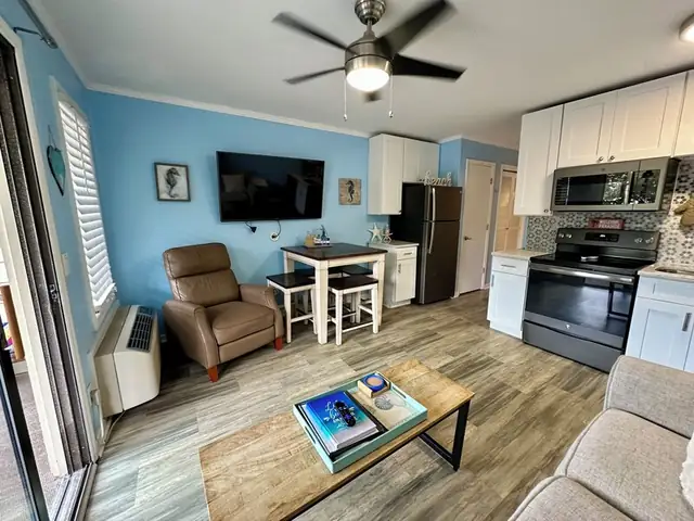 Living room at Seaside Villas 153
