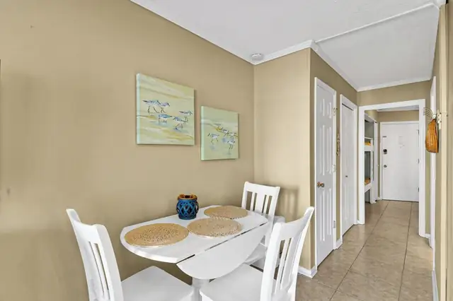 Dining area at Seaside Villas 116