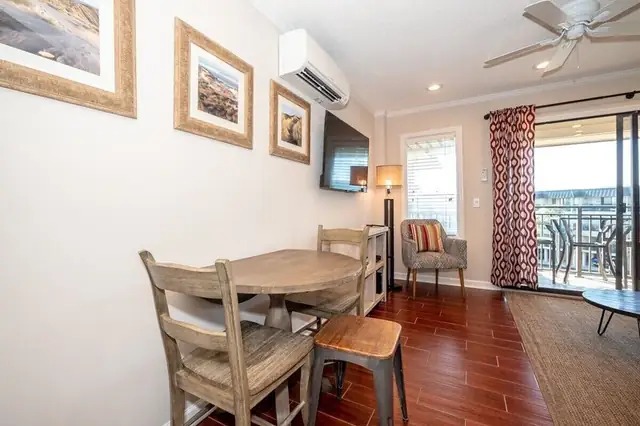 Dining area at Seaside Villas 331