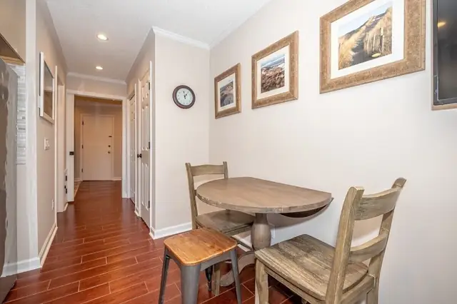 Dining area at Seaside Villas 331