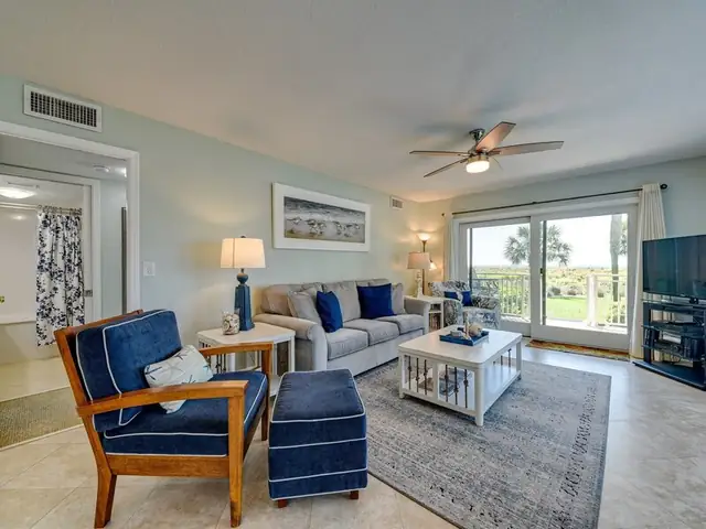 Living room at Shorewood Villas 101