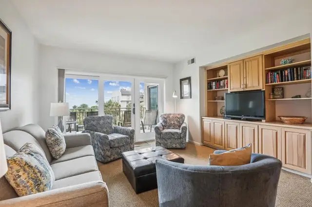 Living room at Shorewood Villas 336