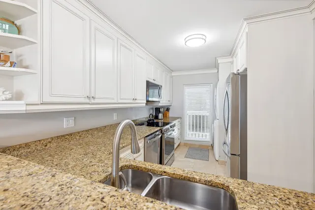 Kitchen at Shorewood Villas 405