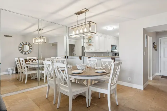 Dining area at Shorewood Villas 405