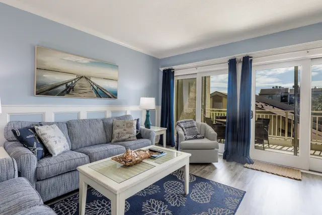 Living room at Shorewood Villas 339