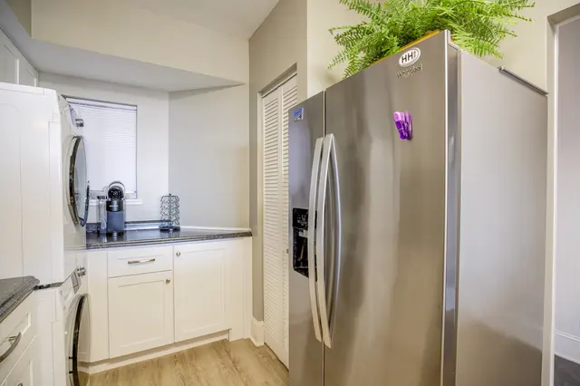 Kitchen at Shorewood Villas 433