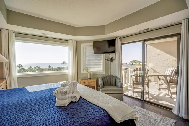 Photo 9 of Shorewood Villas 433