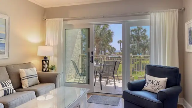 Living room at Shorewood Villas 136