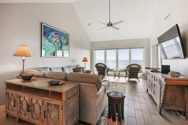 Living room at Shorewood Villas 504