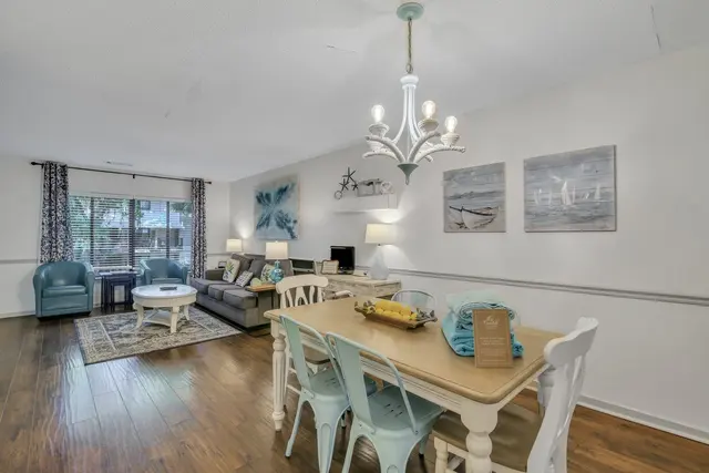 Dining area at Springwood Villas 15