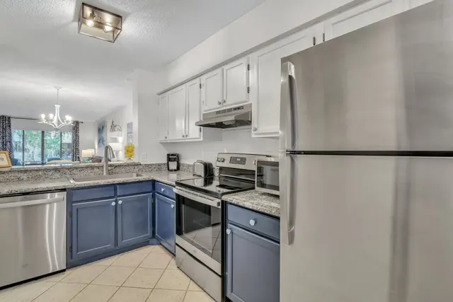 Kitchen at Springwood Villas 15