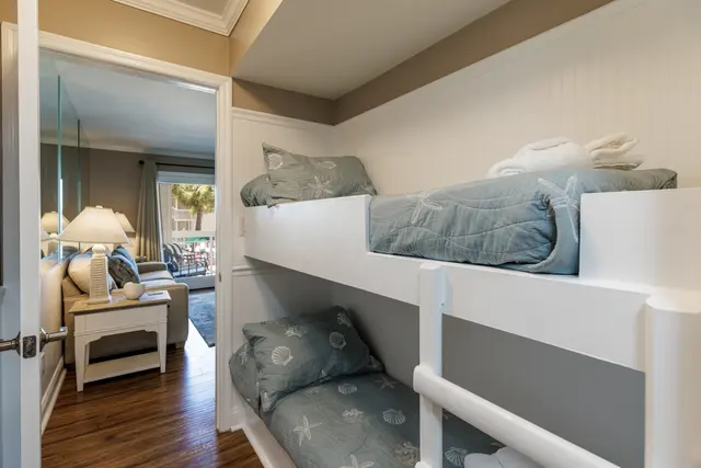 Bunk beds at The Breakers 118