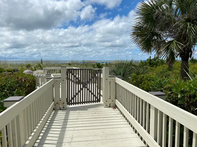 Photo 10 of The Breakers 127