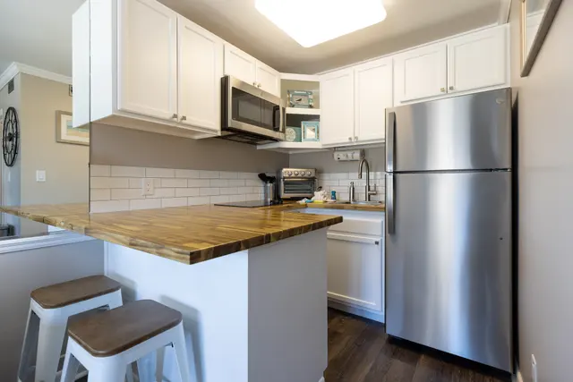 Kitchen at The Breakers 233