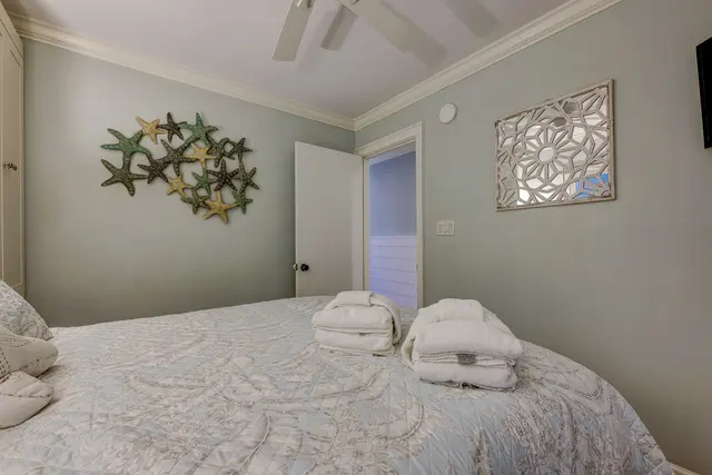 Bedroom at The Breakers 332