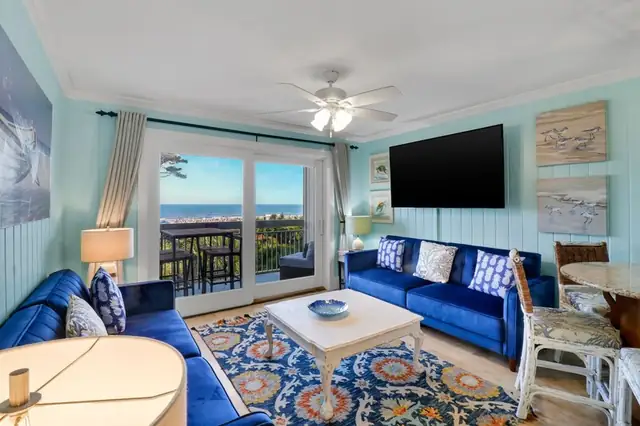 Living room at The Breakers 212