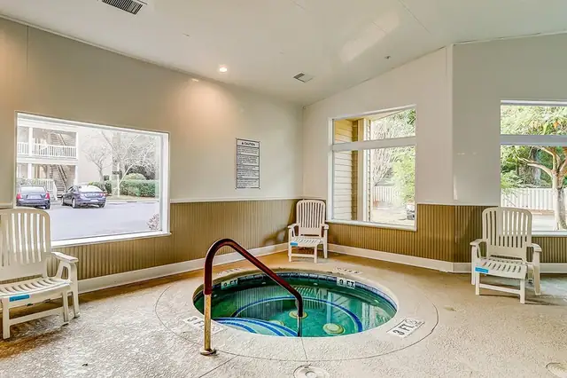 Hot tub at The Spa on Port Royal Sound