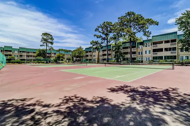 Tennis courts at The Spa on Port Royal Sound