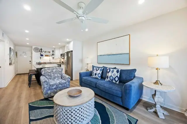 Living room at The Spa on Port Royal Sound 2114