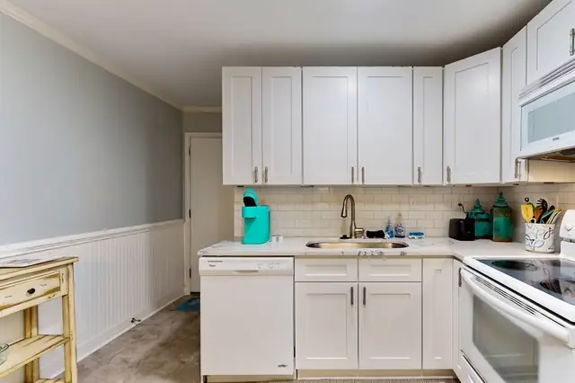 Kitchen at The Spa on Port Royal Sound 1123