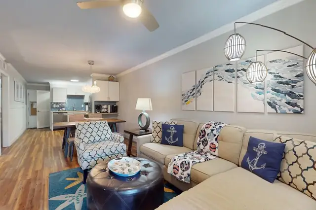Living room at The Spa on Port Royal Sound 1314