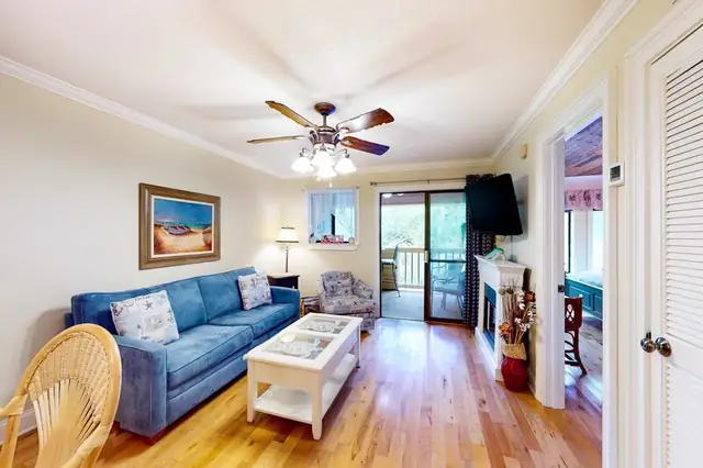 Living room at The Spa on Port Royal Sound 1321