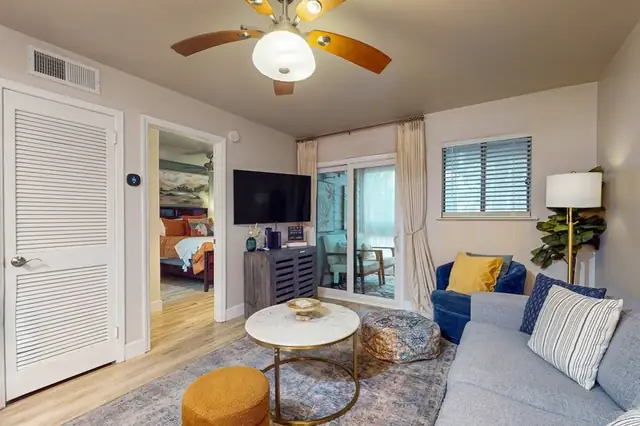 Living room at The Spa on Port Royal Sound 3134