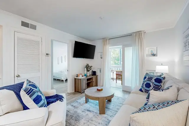 Living room at The Spa on Port Royal Sound 3227