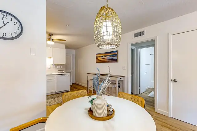 Dining area at The Spa on Port Royal Sound 3322
