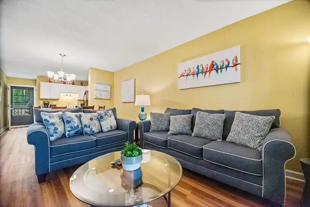 Living room at The Spa on Port Royal Sound 1115