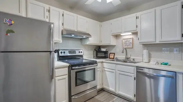 Kitchen at The Spa on Port Royal Sound 3110