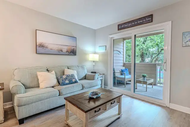 Living room at The Spa on Port Royal Sound 3237