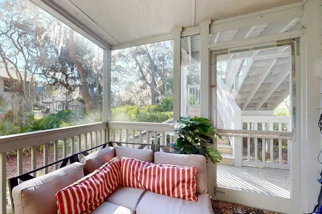 Balcony at Treetops 7705