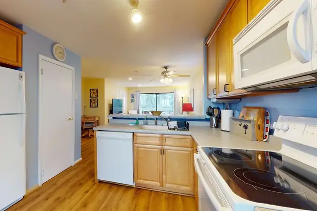 Kitchen at Treetops 7705