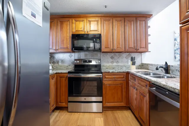 Kitchen at Treetops 7304