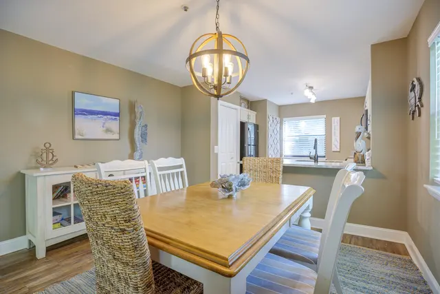 Dining area at Treetops 8001