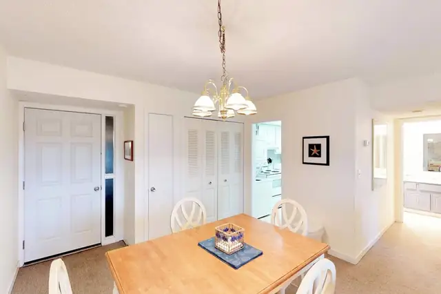Dining area at Bluff Villas 1733