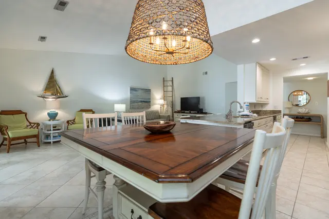 Dining area at Bluff Villas 1690