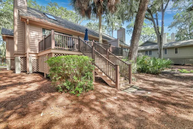 Outside at Carolina Place 3411