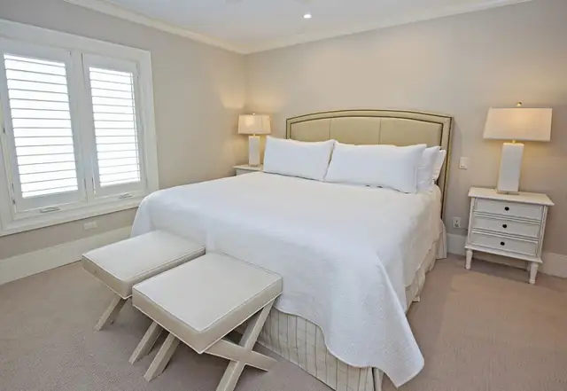 Bedroom at Clipper Court 800