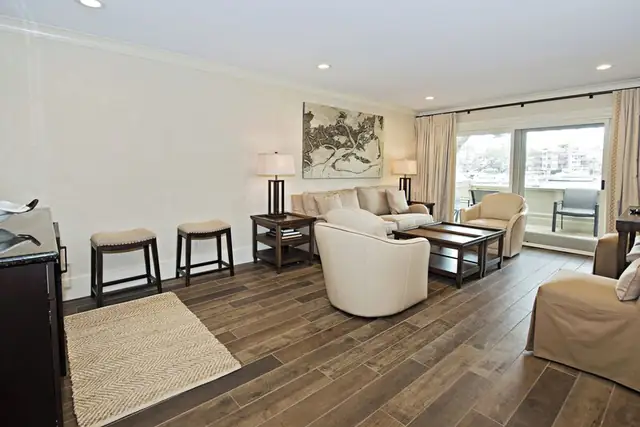 Living room at Clipper Court 800